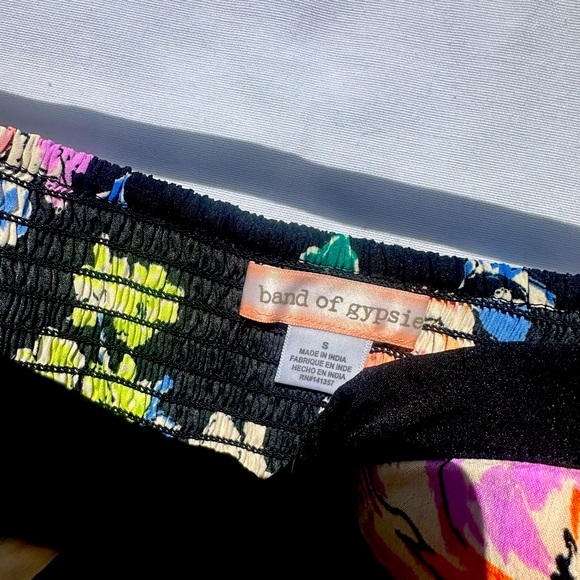 Band of Gypsies Black Floral Romper with V-Neck Wide Jumpsuit - Picture 4 of 5